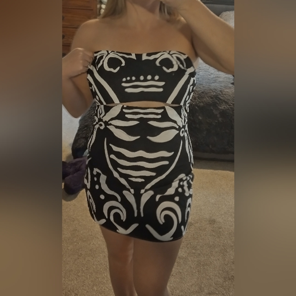 Commense Strapless Mini Dress 🖤 🤍